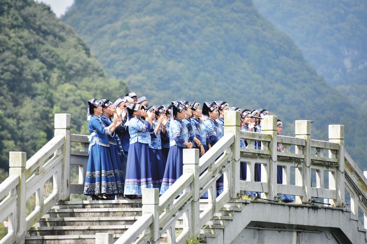 鼓揚(yáng)鎮(zhèn)。羅揚(yáng)華攝