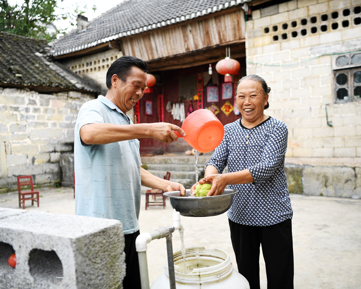 興仁市百德鎮(zhèn)小川村群眾用上安全飲用水。張凱攝