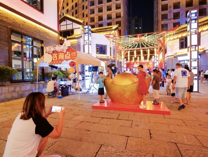 9 夜市景色